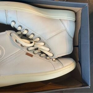 Ecco Soft Ladies Cream High-Top Sneakers